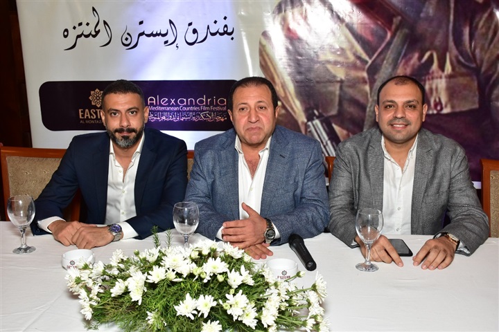 في ندوة "الممر".. الأمير أباظة يكرم صناع الفيلم في ندوة "الممر".. الأمير أباظة يكرم صناع الفيلم