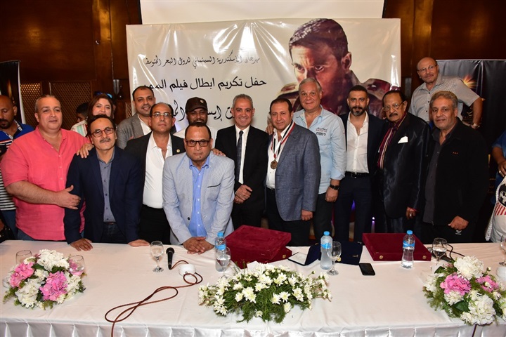 في ندوة "الممر".. الأمير أباظة يكرم صناع الفيلم في ندوة "الممر".. الأمير أباظة يكرم صناع الفيلم