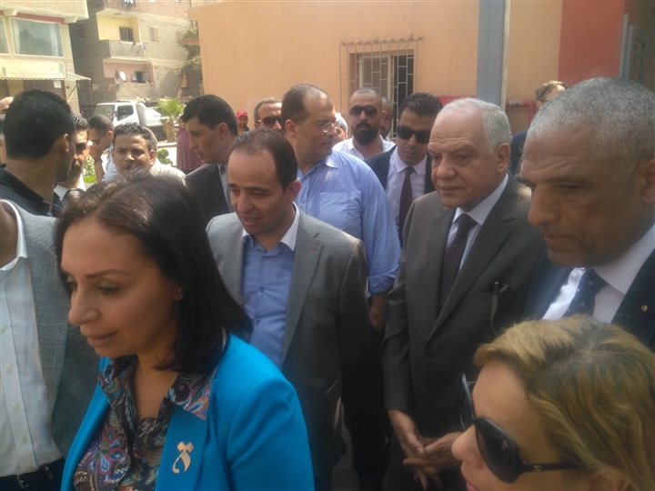 محافظ الجيزة يفتتح سوق زنين الحضارى ببولاق الدكرور محافظ الجيزة يفتتح سوق زنين الحضارى ببولاق الدكرور