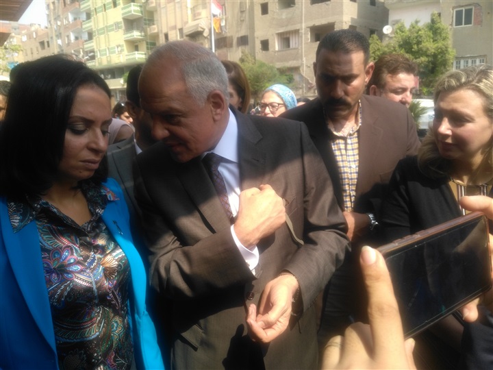 محافظ الجيزة يفتتح سوق زنين الحضارى ببولاق الدكرور محافظ الجيزة يفتتح سوق زنين الحضارى ببولاق الدكرور