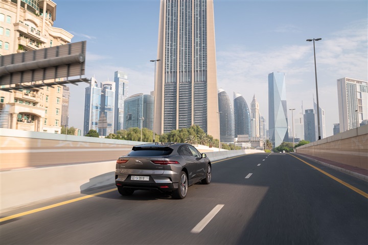 نموذج جاكوار I-PACE ذاتية القيادة تقدم لمحة عن المستقبل في مؤتمر دبي العالمي للتنقل ذاتي القيادة