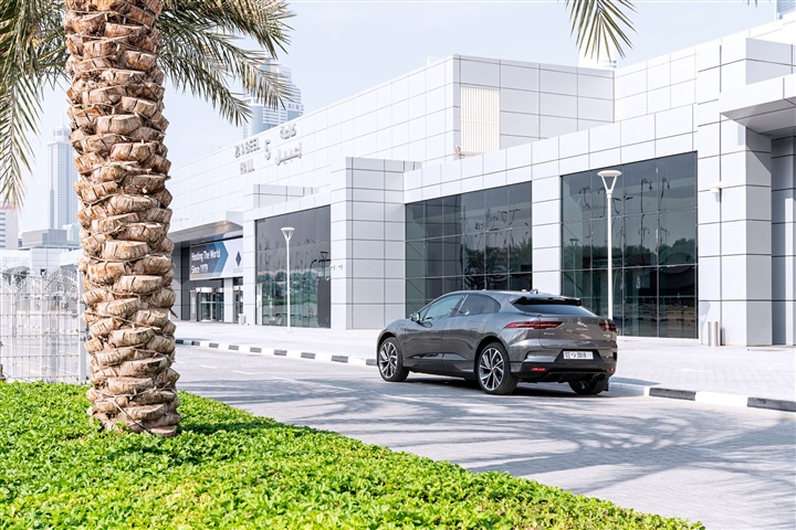نموذج جاكوار I-PACE ذاتية القيادة تقدم لمحة عن المستقبل في مؤتمر دبي العالمي للتنقل ذاتي القيادة نموذج جاكوار I-PACE ذاتية القيادة تقدم لمحة عن المستقبل في مؤتمر دبي العالمي للتنقل ذاتي القيادة
