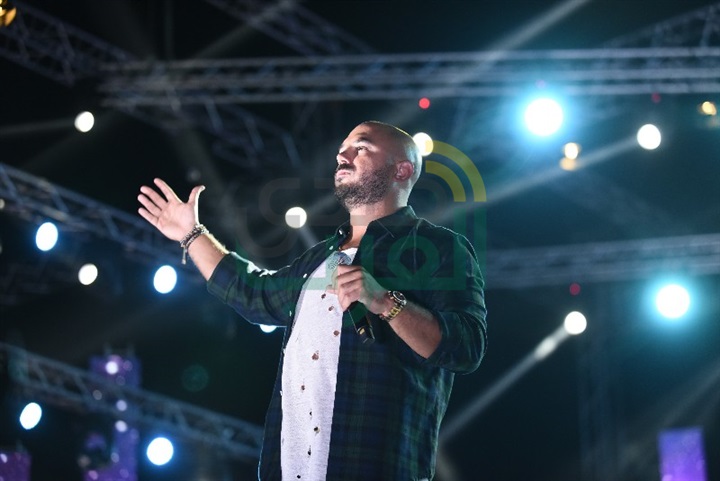 العسيلي يختتم حفل الجامعة المصرية الصينية بأجمل أغنياته العسيلي يختتم حفل الجامعة المصرية الصينية بأجمل أغنياته
