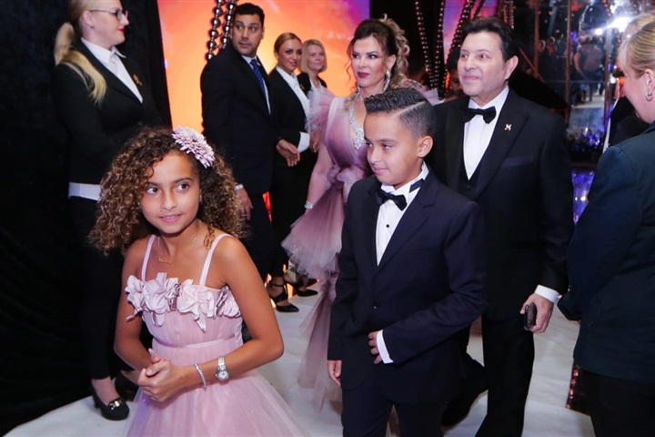 بالصور.. عمرو دياب يشعل زفاف نجل هاني شاكر وكريمة اللواء هاني عمر بحضور الوزراء و نجوم الفن والمشاهير بالصور.. عمرو دياب يشعل زفاف نجل هاني شاكر وكريمة اللواء هاني عمر بحضور الوزراء و نجوم الفن والمشاهير
