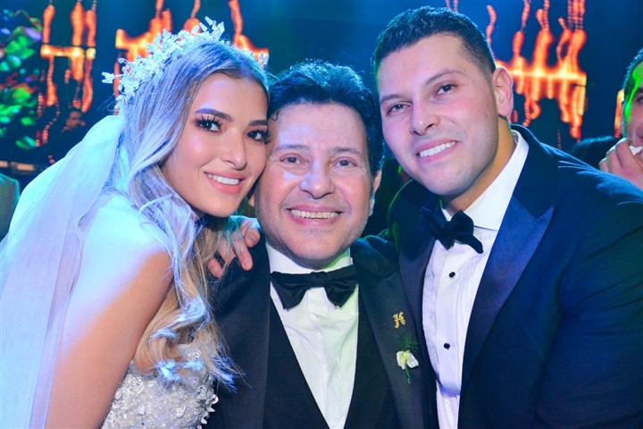 بالصور.. عمرو دياب يشعل زفاف نجل هاني شاكر وكريمة اللواء هاني عمر بحضور الوزراء و نجوم الفن والمشاهير بالصور.. عمرو دياب يشعل زفاف نجل هاني شاكر وكريمة اللواء هاني عمر بحضور الوزراء و نجوم الفن والمشاهير
