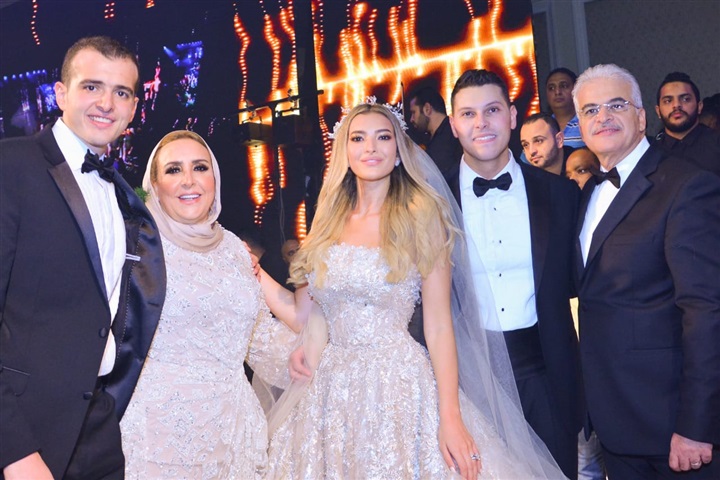 بالصور.. عمرو دياب يشعل زفاف نجل هاني شاكر وكريمة اللواء هاني عمر بحضور الوزراء و نجوم الفن والمشاهير بالصور.. عمرو دياب يشعل زفاف نجل هاني شاكر وكريمة اللواء هاني عمر بحضور الوزراء و نجوم الفن والمشاهير