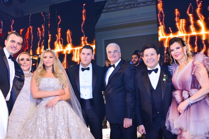 بالصور.. عمرو دياب يشعل زفاف نجل هاني شاكر وكريمة اللواء هاني عمر بحضور الوزراء و نجوم الفن والمشاهير بالصور.. عمرو دياب يشعل زفاف نجل هاني شاكر وكريمة اللواء هاني عمر بحضور الوزراء و نجوم الفن والمشاهير