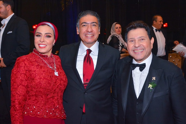 بالصور.. عمرو دياب يشعل زفاف نجل هاني شاكر وكريمة اللواء هاني عمر بحضور الوزراء و نجوم الفن والمشاهير بالصور.. عمرو دياب يشعل زفاف نجل هاني شاكر وكريمة اللواء هاني عمر بحضور الوزراء و نجوم الفن والمشاهير