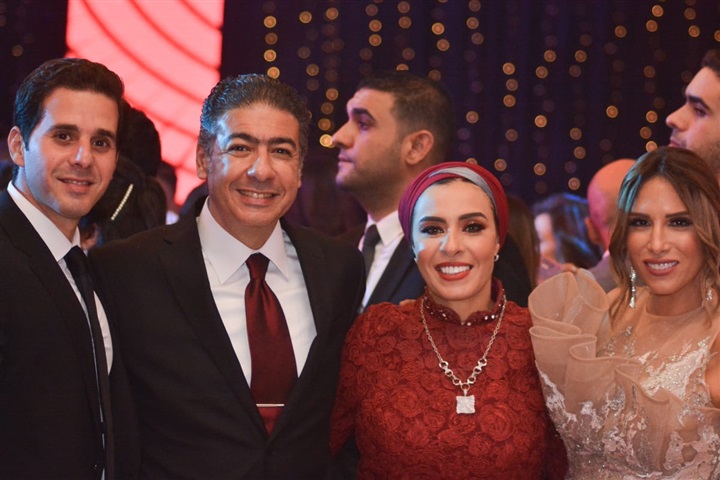 بالصور.. عمرو دياب يشعل زفاف نجل هاني شاكر وكريمة اللواء هاني عمر بحضور الوزراء و نجوم الفن والمشاهير بالصور.. عمرو دياب يشعل زفاف نجل هاني شاكر وكريمة اللواء هاني عمر بحضور الوزراء و نجوم الفن والمشاهير