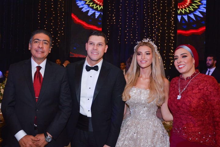 بالصور.. عمرو دياب يشعل زفاف نجل هاني شاكر وكريمة اللواء هاني عمر بحضور الوزراء و نجوم الفن والمشاهير بالصور.. عمرو دياب يشعل زفاف نجل هاني شاكر وكريمة اللواء هاني عمر بحضور الوزراء و نجوم الفن والمشاهير