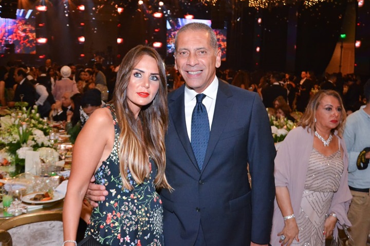 بالصور.. عمرو دياب يشعل زفاف نجل هاني شاكر وكريمة اللواء هاني عمر بحضور الوزراء و نجوم الفن والمشاهير بالصور.. عمرو دياب يشعل زفاف نجل هاني شاكر وكريمة اللواء هاني عمر بحضور الوزراء و نجوم الفن والمشاهير