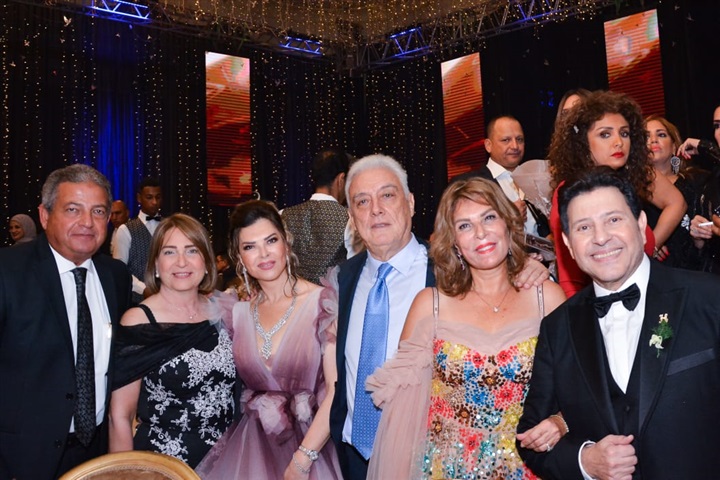 بالصور.. عمرو دياب يشعل زفاف نجل هاني شاكر وكريمة اللواء هاني عمر بحضور الوزراء و نجوم الفن والمشاهير بالصور.. عمرو دياب يشعل زفاف نجل هاني شاكر وكريمة اللواء هاني عمر بحضور الوزراء و نجوم الفن والمشاهير