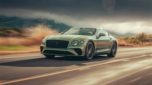 CONTINENTAL GT تحرز لقب سيارة الشعب لهذا العام من قِبل جيرمي كلاركسون خلال حفل توزيع جوائز NEWS UK MOTOR CONTINENTAL GT تحرز لقب سيارة الشعب لهذا العام من قِبل جيرمي كلاركسون خلال حفل توزيع جوائز NEWS UK MOTOR