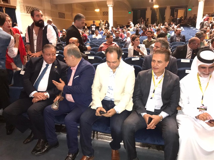 هشام عزمى يكرم نخبة من كبار الفنانين بملتقى القاهرة الدولى للمسرح الجامعى هشام عزمى يكرم نخبة من كبار الفنانين بملتقى القاهرة الدولى للمسرح الجامعى