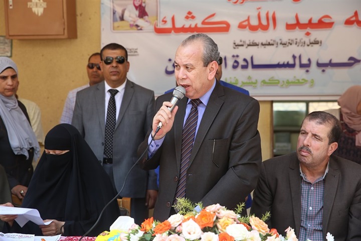 بالصور.. محافظ كفر الشيخ يشارك المكفوفين الاحتفال بيومهم العالمي.. لا تشعر بالحرج وأنت تمسك بعصاك البيضاء
