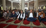 بالصور.. محافظ كفر الشيخ يؤدى صلاة الجمعة بمسجد المحافظة