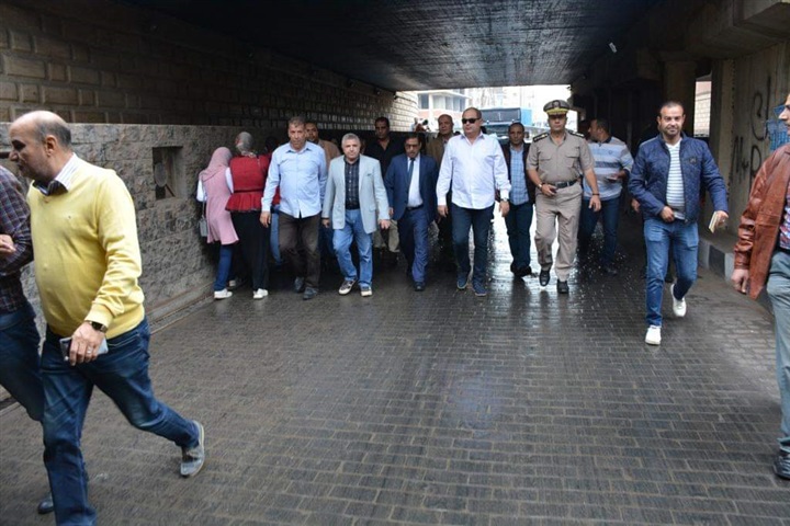 بالصور محافظ الغربية .. لم يتعطل أي نفق أو طريق بجميع أنحاء المحافظة أثناء وبعد سقوط الأمطار فجر اليوم
