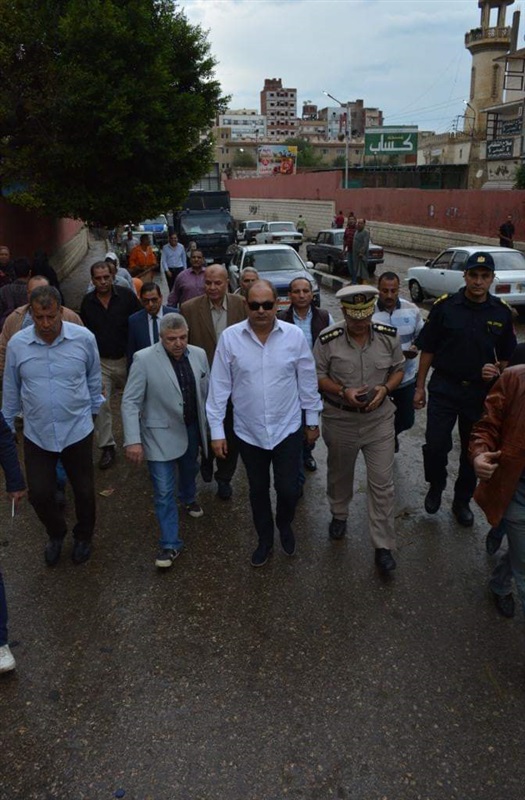 بالصور محافظ الغربية .. لم يتعطل أي نفق أو طريق بجميع أنحاء المحافظة أثناء وبعد سقوط الأمطار فجر اليوم