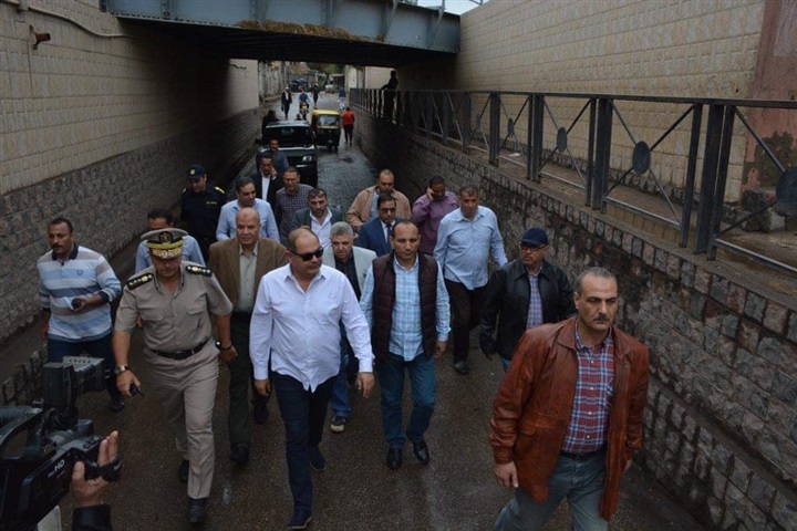 بالصور محافظ الغربية .. لم يتعطل أي نفق أو طريق بجميع أنحاء المحافظة أثناء وبعد سقوط الأمطار فجر اليوم
