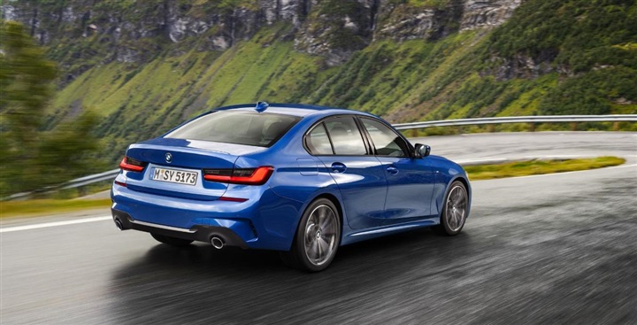 المجموعة البافارية للسيارات تطلق BMW الفئة الثالثة الجديدة كلياً داخل السوق المصري المجموعة البافارية للسيارات تطلق BMW الفئة الثالثة الجديدة كلياً داخل السوق المصري