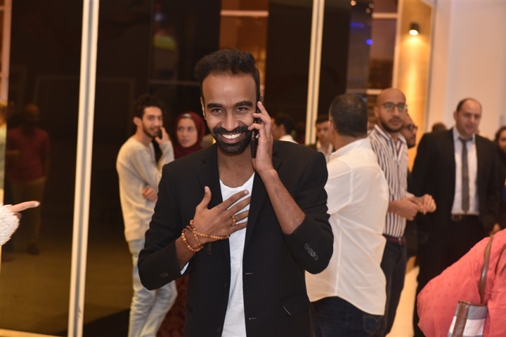 العرض الخاص والعرض الجماهيري الأول لفيلم "لما بنتولد" العرض الخاص والعرض الجماهيري الأول لفيلم "لما بنتولد"