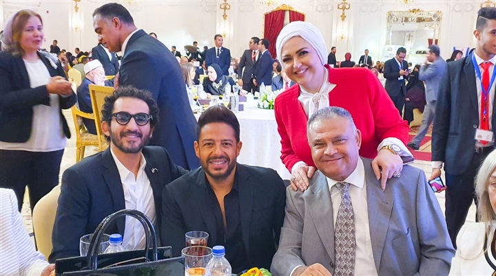 بالصور.. حماقي يشعل احتفالية "تسير زواج الفتيات" بدويتو "واحدة واحدة " مع أحمد حلمي و"أم الدنيا" بالصور.. حماقي يشعل احتفالية "تسير زواج الفتيات" بدويتو "واحدة واحدة " مع أحمد حلمي و"أم الدنيا"