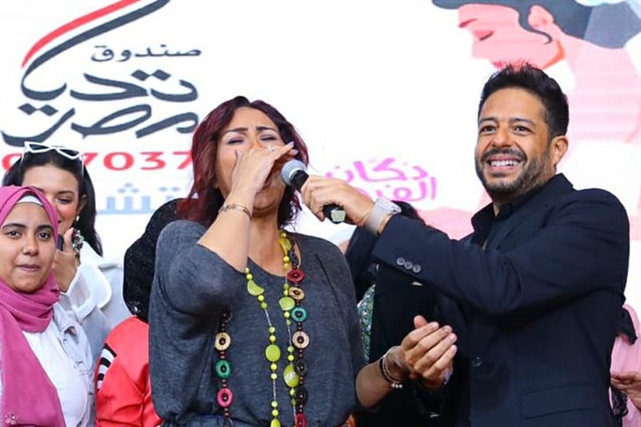 بالصور.. حماقي يشعل احتفالية "تسير زواج الفتيات" بدويتو "واحدة واحدة " مع أحمد حلمي و"أم الدنيا"