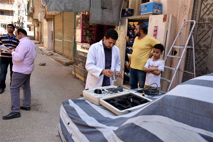 بالصور.. مياه سوهاج تستطلع أراء المواطنين لتحسين جودة الخدمات المقدمة