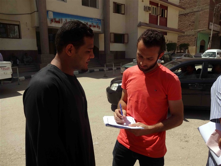 بالصور.. مياه سوهاج تستطلع أراء المواطنين لتحسين جودة الخدمات المقدمة