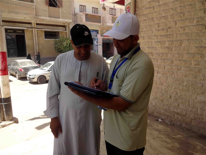 بالصور.. مياه سوهاج تستطلع أراء المواطنين لتحسين جودة الخدمات المقدمة