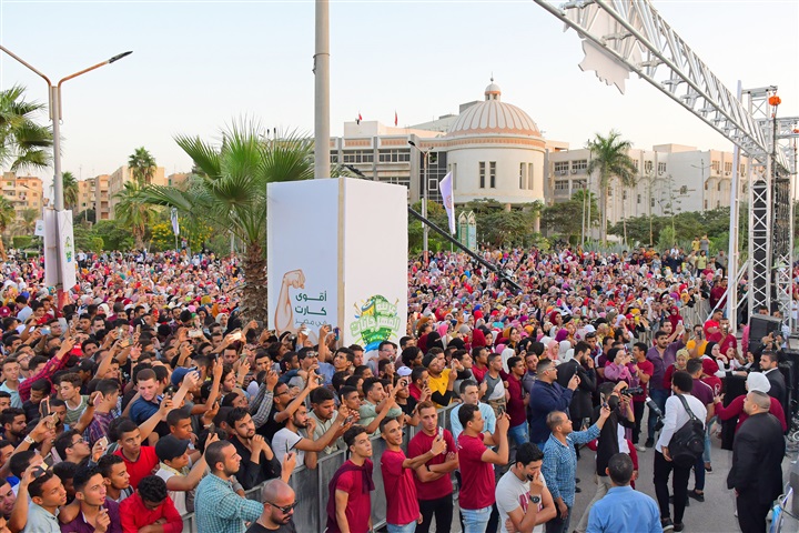 بالتفاصيل.. هيثم شاكر يتبرع بأجره بأكبر حفلات الفيوم لصالح مستشفى الجامعة وتكريمه بحضور 30 ألف شخص