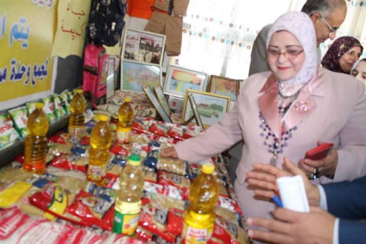 بالصور.. افتتاح معرض حياة كريمة لتوفير الملابس لطلاب المدارس بكفر الشيخ