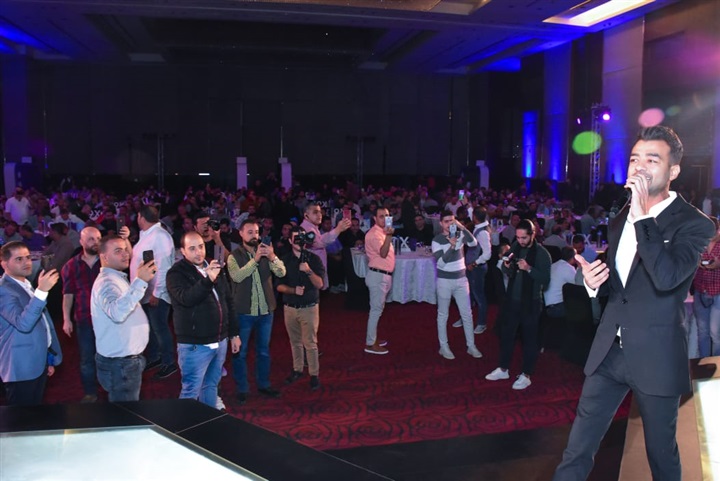 بالصور.. هيثم شاكر يتألق في إحتفالية ضخمة لإطلاق أحد "الهواتف " بحضور أمير كرارة سفير الحملة بالشرق الأوسط