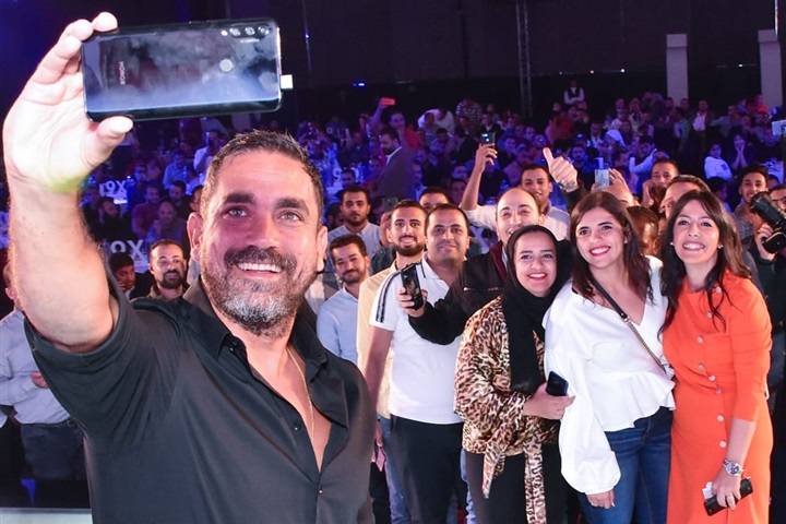 بالصور.. هيثم شاكر يتألق في إحتفالية ضخمة لإطلاق أحد "الهواتف " بحضور أمير كرارة سفير الحملة بالشرق الأوسط بالصور.. هيثم شاكر يتألق في إحتفالية ضخمة لإطلاق أحد "الهواتف " بحضور أمير كرارة سفير الحملة بالشرق الأوسط
