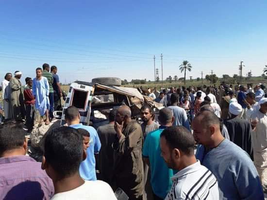بالصور.. النيابة العامة تعاين موقع حادث قطار الأقصر وتستمع لأقوال المصابين