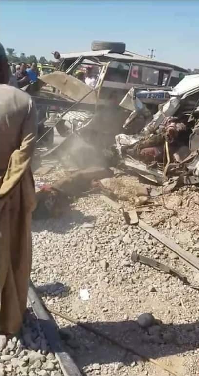 بالصور.. النيابة العامة تعاين موقع حادث قطار الأقصر وتستمع لأقوال المصابين