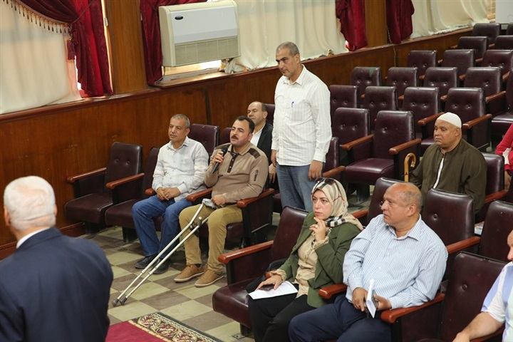 بالصور.. سكرتير مساعد كفر الشيخ يناقش 31 شكوي في اللقاء الأسبوعي