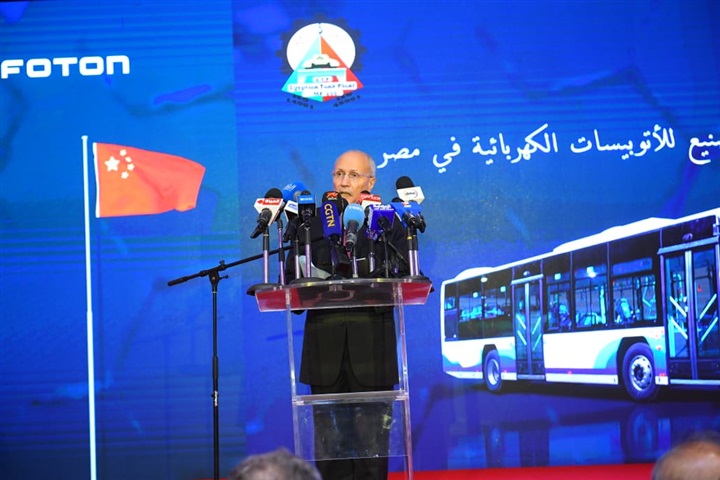 "العصار" في حفل تدشين مشروع الأتوبيسات الكهربائية في مصر‎: يوجد اهتمام بمواكبة التطور التكنولوجي العالمي