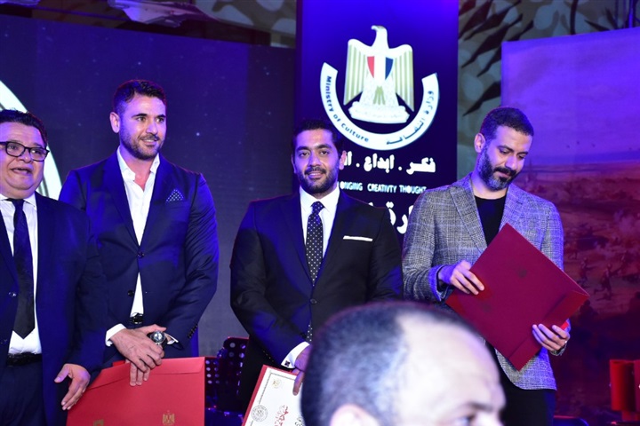 بالصور.. تكريم أبطال فيلم الممر وأبطال حرب أكتوبر بالهناجر بالصور.. تكريم أبطال فيلم الممر وأبطال حرب أكتوبر بالهناجر