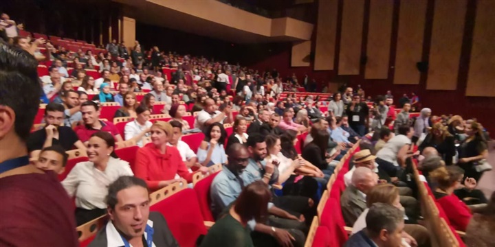 "نورا تحلم" كامل العدد في قرطاج لأول مرة جميع أفراد أسرة العمل في عرض معا "نورا تحلم" كامل العدد في قرطاج لأول مرة جميع أفراد أسرة العمل في عرض معا