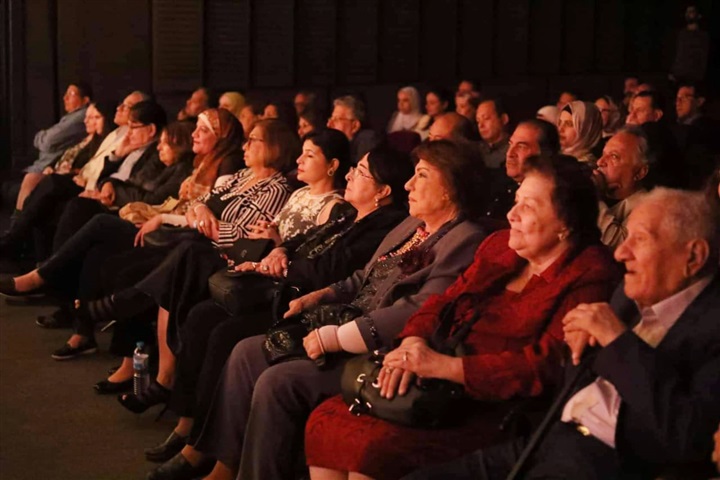 نجوم الفن فى افتتاح العرض المسرحى "إهتزاز" بالهناجر نجوم الفن فى افتتاح العرض المسرحى "إهتزاز" بالهناجر