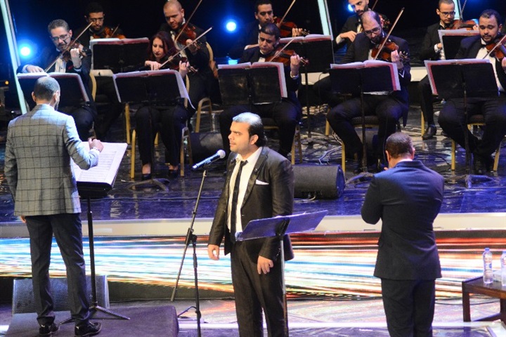 بالصور.. مدحت صالح يتألق بمهرجان الموسيقي العربية بأغنية "بنتي" وسعد رمضان ورحاب مطاوع يشدو علي المسرح الكبير بالصور.. مدحت صالح يتألق بمهرجان الموسيقي العربية بأغنية "بنتي" وسعد رمضان ورحاب مطاوع يشدو علي المسرح الكبير