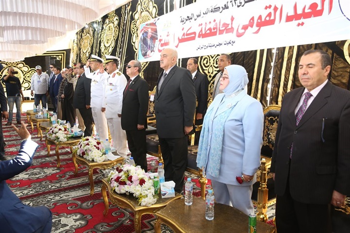 بالصور.. محافظ كفر الشيخ يطلق فعاليات الاحتفال بالعيد القومي بحضور قادة القوات البحرية بالبرلس