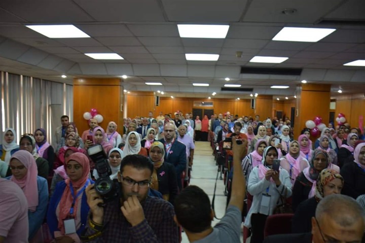 محافظ الدقهلية يتفقد مستشفى التأمين الصحي ويشهد اليوم العالمي للتوعية بسرطان الثدي