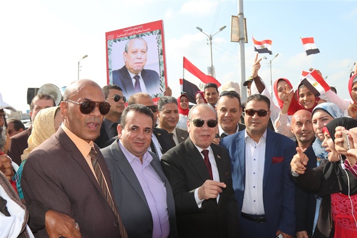  بالصور.. استقبال حافل لمحافظ كفر الشيخ ببلطيم قبل المشاركة فى احتفالات العيد القومى