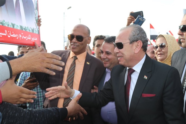  بالصور.. استقبال حافل لمحافظ كفر الشيخ ببلطيم قبل المشاركة فى احتفالات العيد القومى
