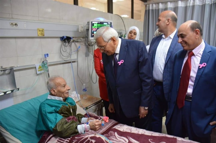 محافظ الدقهلية يتفقد مستشفى التأمين الصحي ويشهد اليوم العالمي للتوعية بسرطان الثدي