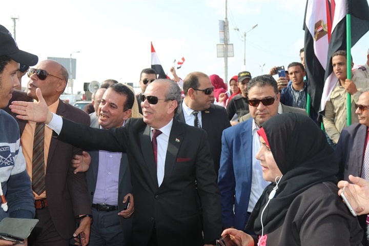  بالصور.. استقبال حافل لمحافظ كفر الشيخ ببلطيم قبل المشاركة فى احتفالات العيد القومى
