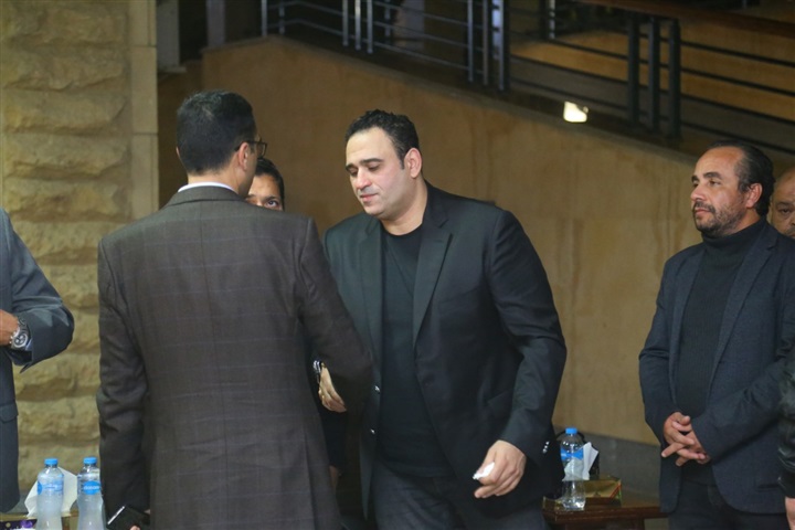 أحمد حلمي والسعدني وعمرو يوسف ونجوم الفن في عزاء والد أكرم حسني أحمد حلمي والسعدني وعمرو يوسف ونجوم الفن في عزاء والد أكرم حسني