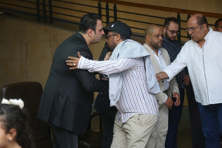 أحمد حلمي والسعدني وعمرو يوسف ونجوم الفن في عزاء والد أكرم حسني أحمد حلمي والسعدني وعمرو يوسف ونجوم الفن في عزاء والد أكرم حسني